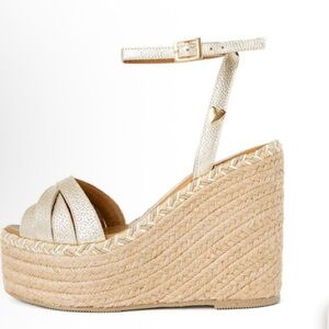 Nataly Mendez Elegant Gold Wedge Sandals.New store model